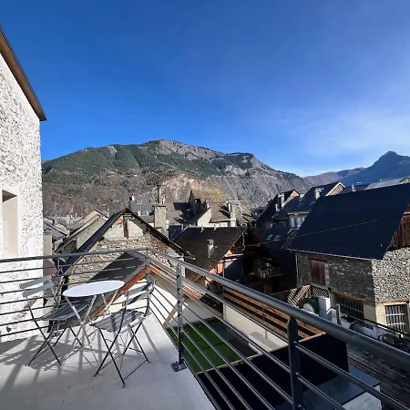 Le Vieux Bourg 3, Modern 2 Bedroom Le Bourg-dʼOisans